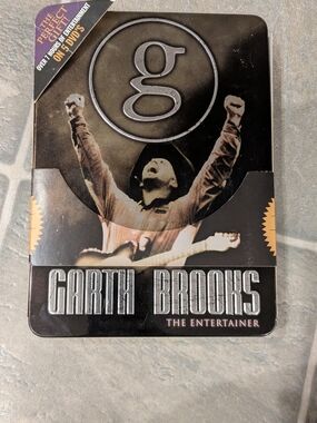 Garth Brooks 'The Entertainer' Collectible Tin - Black & Gold